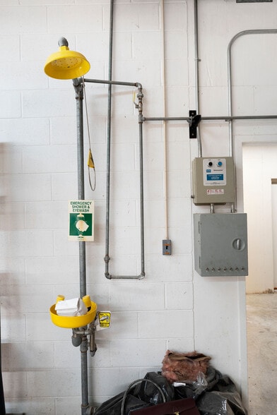 More Photos Of 112 Old Mill Rd, Cartersville Research And Development For Sale