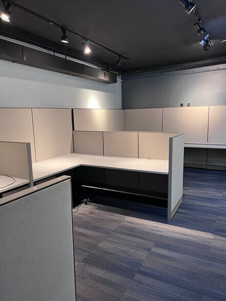 More Photos Of 5642 N 2nd St, Loves Park Office For Sale