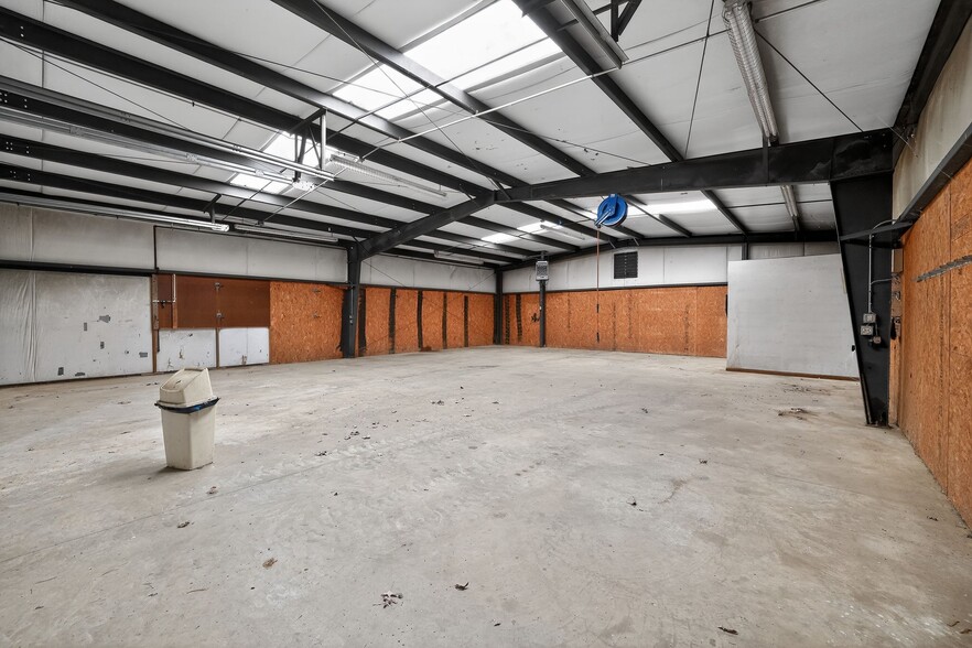 More Photos Of 420 Shoffner St, Graham Industrial For Sale