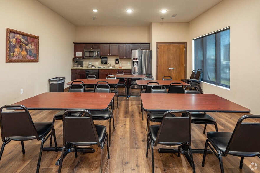 More Photos Of 6318 Taz Ct, Bowling Green Office For Lease