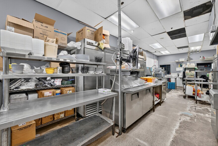 More Photos Of 14286 Beach Blvd, Jacksonville Beach General Retail For Sale