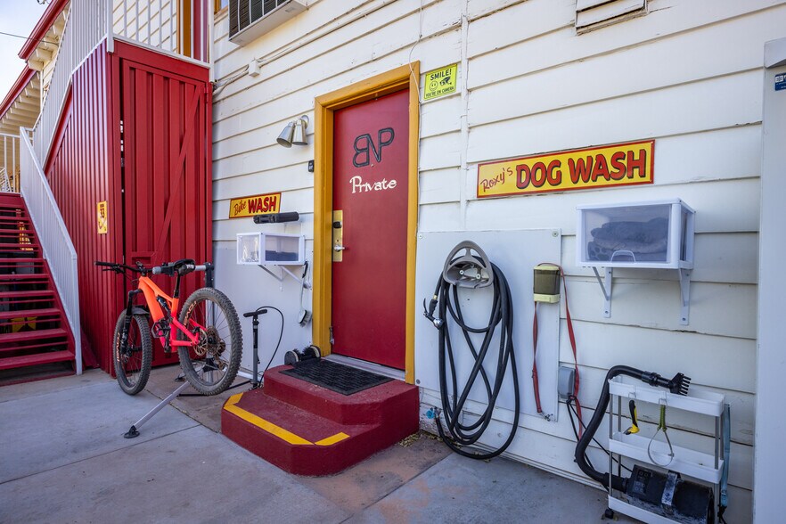 More Photos Of 166 S 400 E, Moab Hotel For Sale