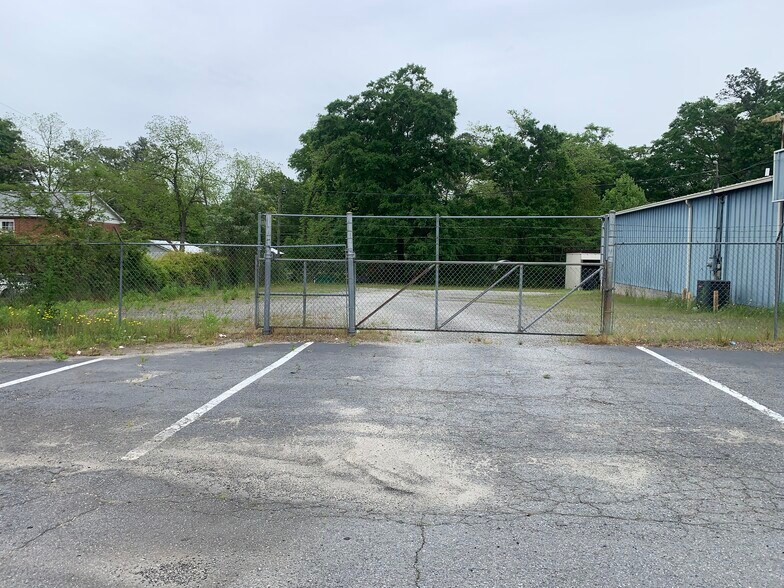 More Photos Of 6044 Hawkinsville Rd, Macon-Bibb Service For Lease