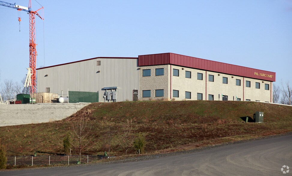 More Photos Of 9440-9480 Contractors Ct, Manassas Light Distribution For Lease
