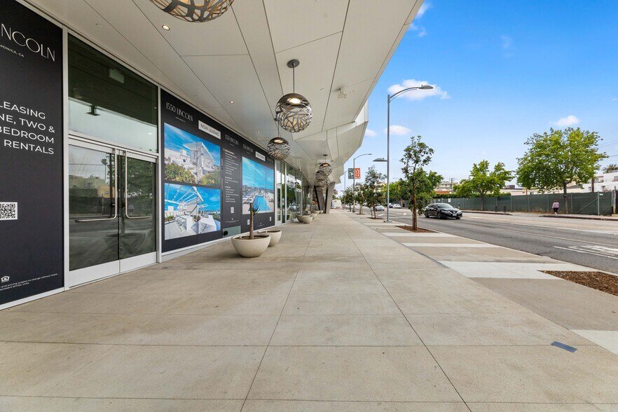 More Photos Of 1550 Lincoln Blvd, Santa Monica Apartments For Lease