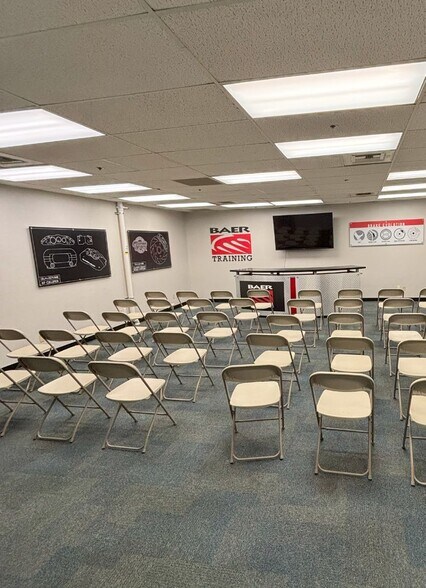 More Photos Of 2222 W Peoria Ave, Phoenix Manufacturing For Lease
