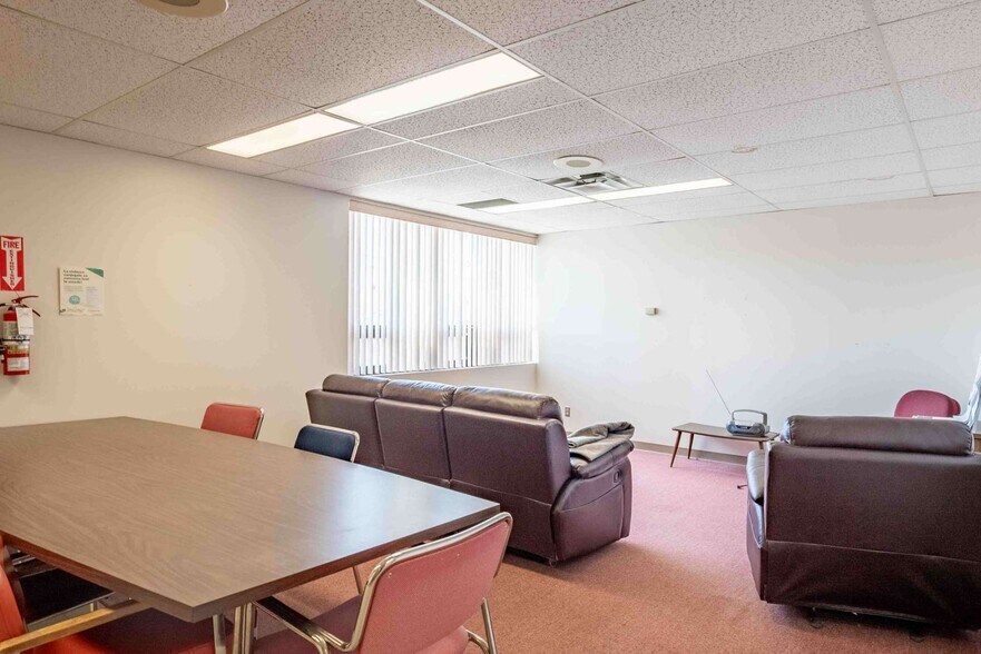 More Photos Of 29 Main St E, Chelmsford Office For Sale