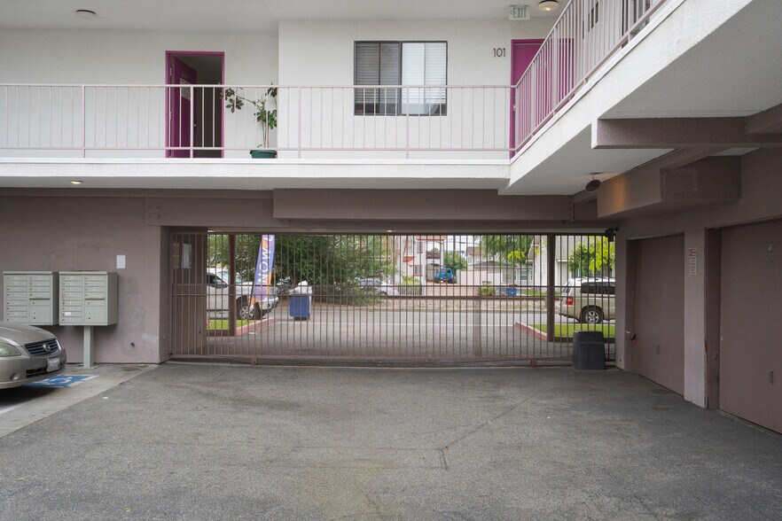 More Photos Of 1225 W 166th St, Gardena Apartments For Sale