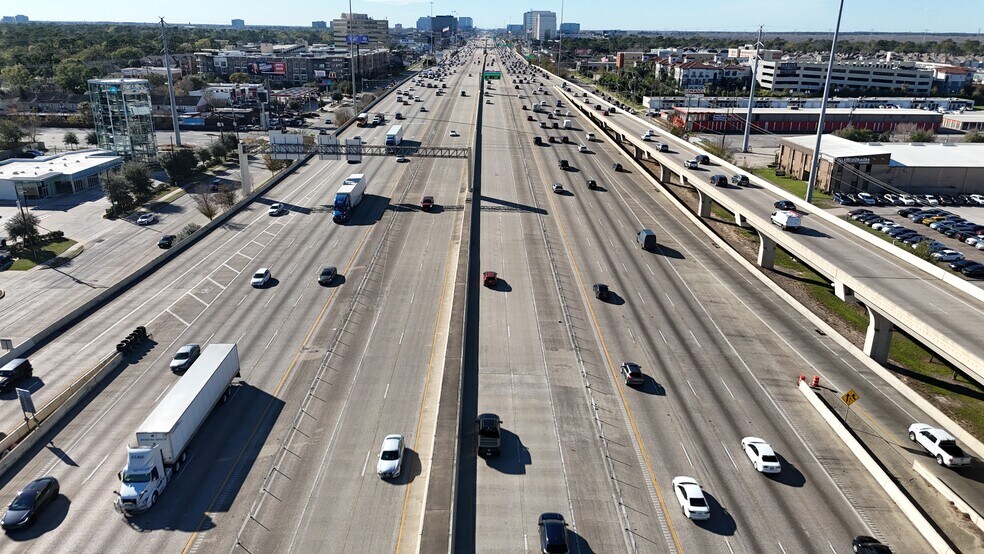 More Photos Of 10932 Katy Fwy, Houston Office For Lease