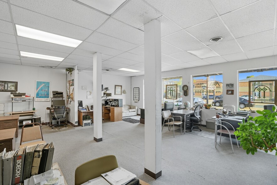 More Photos Of 5840 W 63Rd St, Chicago Freestanding For Sale