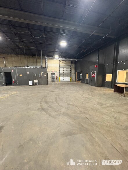 More Photos Of 20200 First Ave, Cleveland Warehouse For Lease