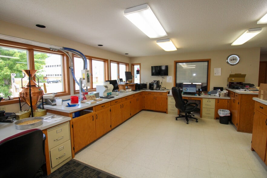 More Photos Of 135 E Front St, Claremont Specialty For Sale