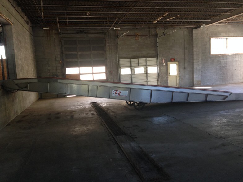 More Photos Of 6775 N State Rd, Saint Louis Truck Terminal For Lease