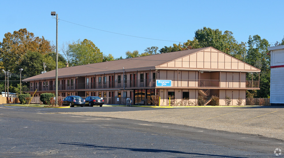 Primary Photo Of 1288 W South Blvd, Montgomery Hotel For Sale