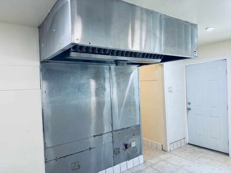 More Photos Of 8471 Walker St, La Palma Service Station For Lease