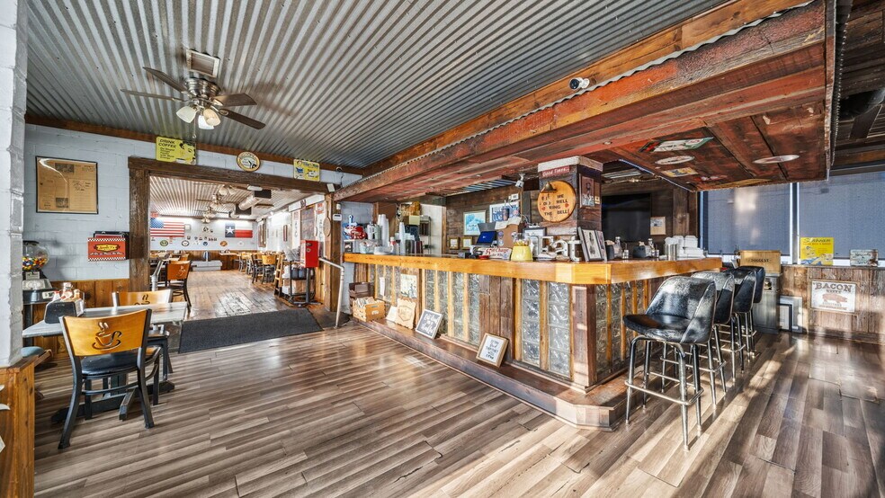 More Photos Of 230 W 2nd St, Freeport Restaurant For Sale