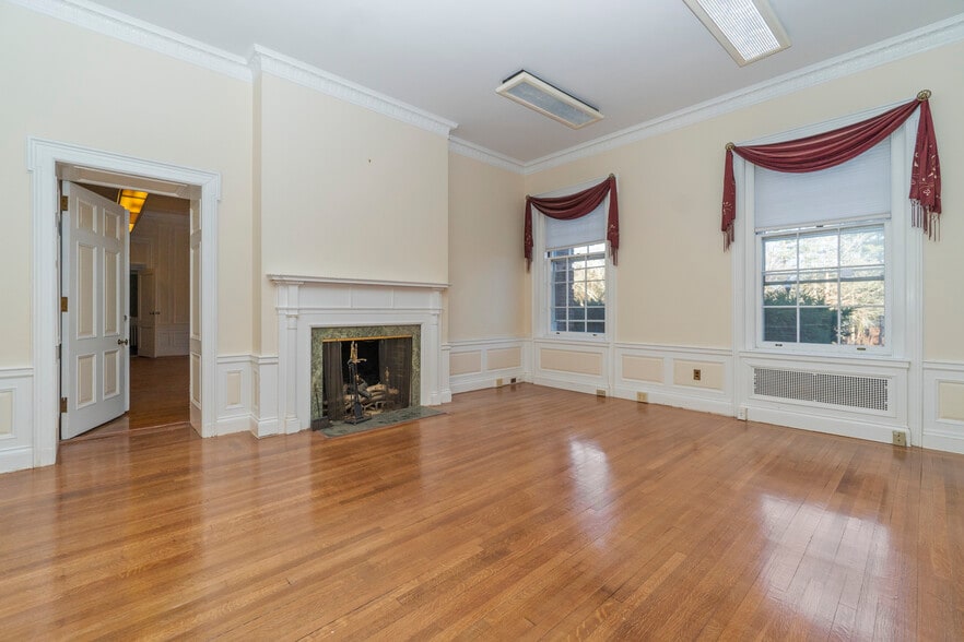 More Photos Of 1265 Asylum Ave, Hartford Lodge Meeting Hall For Lease