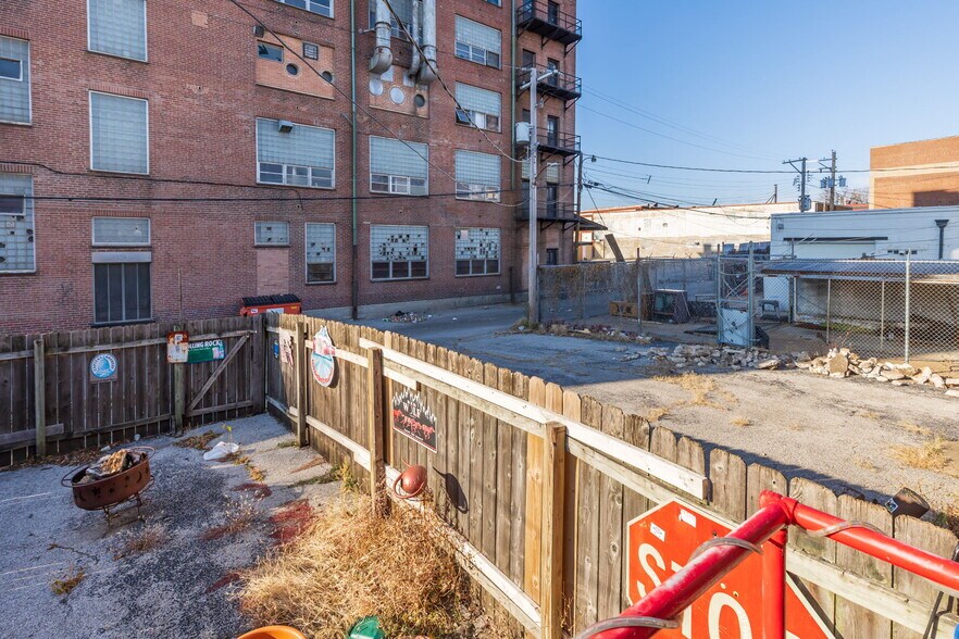 More Photos Of 2525 S Jefferson Ave, Saint Louis General Retail For Sale