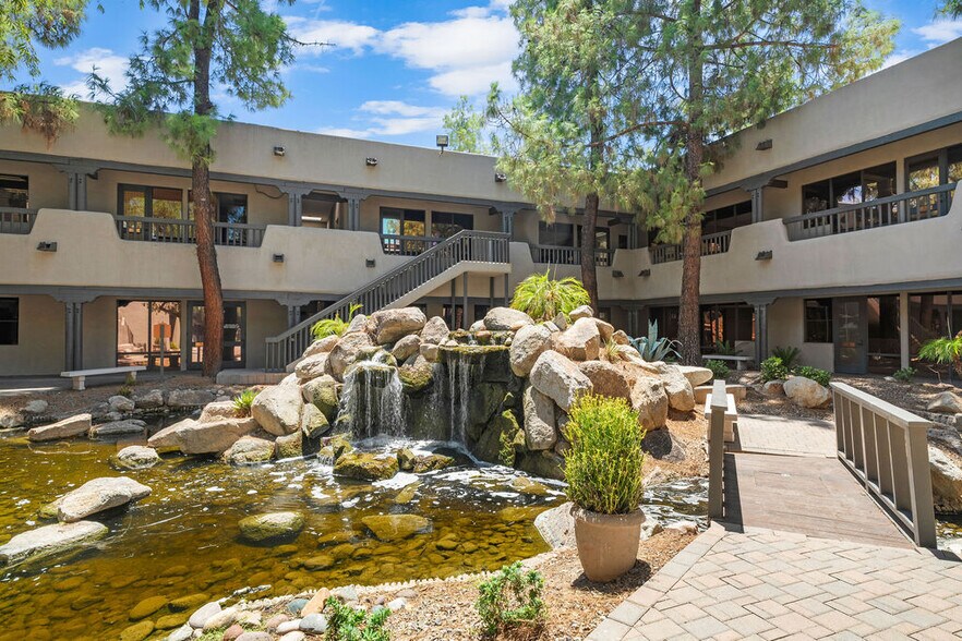 More Photos Of 301 E Bethany Home Rd, Phoenix Office For Lease