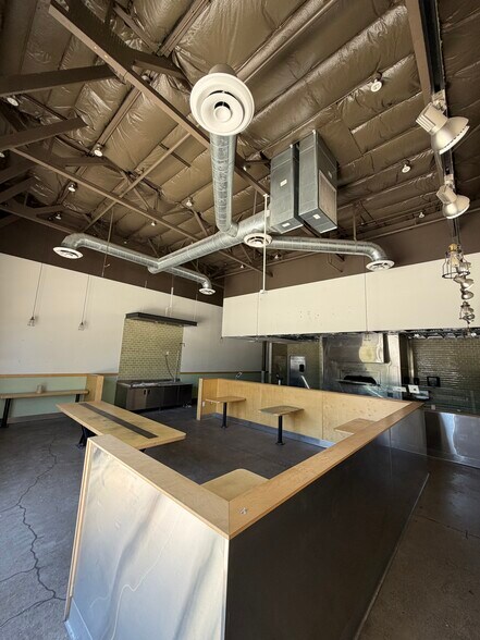 More Photos Of 6955 Camino Arroyo, Gilroy General Retail For Lease