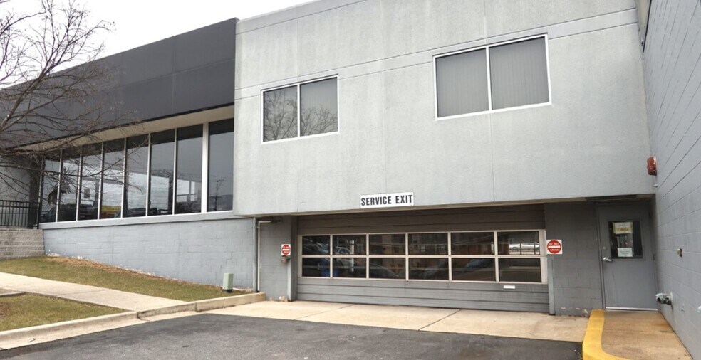 More Photos Of 7591 Annapolis Rd, Landover Hills Auto Dealership For Sale