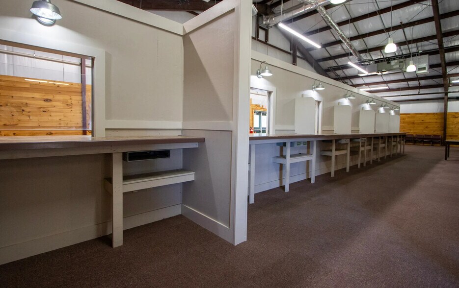More Photos Of 322 Little Brooke Ln, West Columbia General Retail For Lease