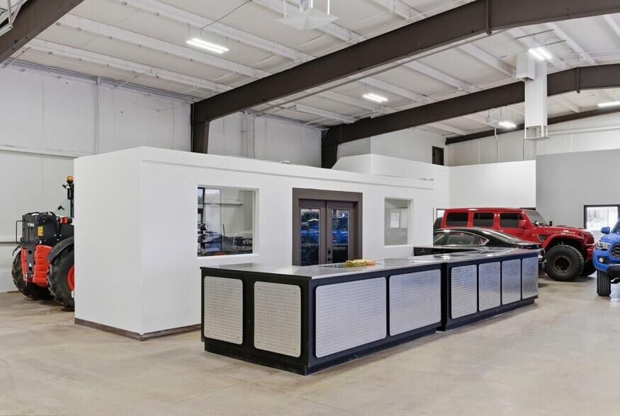 More Photos Of 1750 S 1350 W, West Haven Light Distribution For Lease