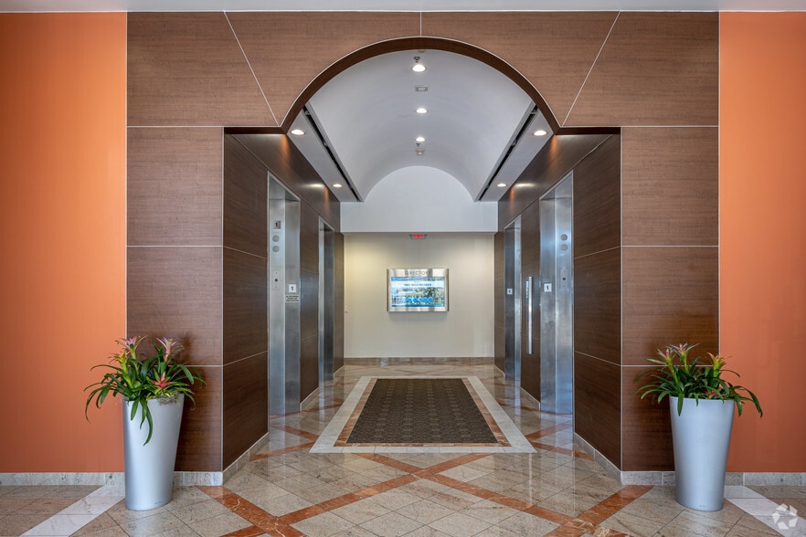 More Photos Of 9801 Westheimer Rd, Houston Office For Lease