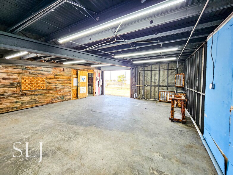 More Photos Of 4852 Vicksburg St, Dallas Warehouse For Lease