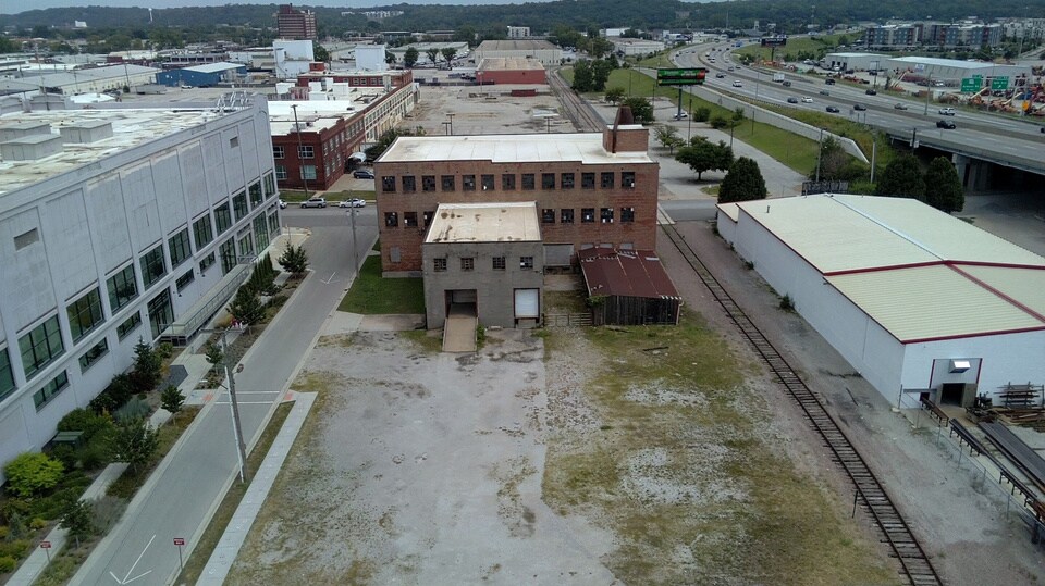 More Photos Of 1343 Knox St, North Kansas City Warehouse For Sale