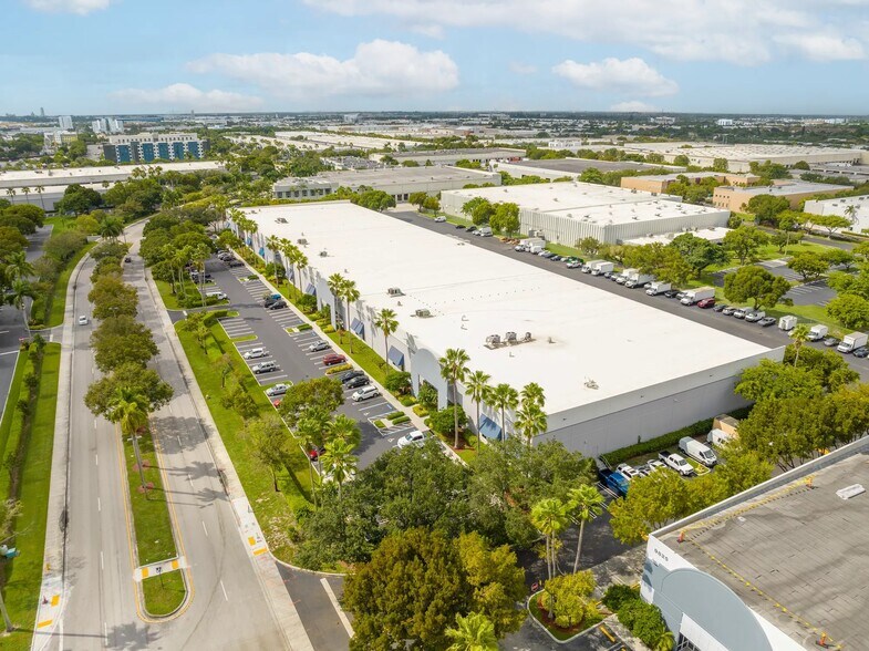 More Photos Of 10000 NW 17th St, Miami Warehouse For Lease