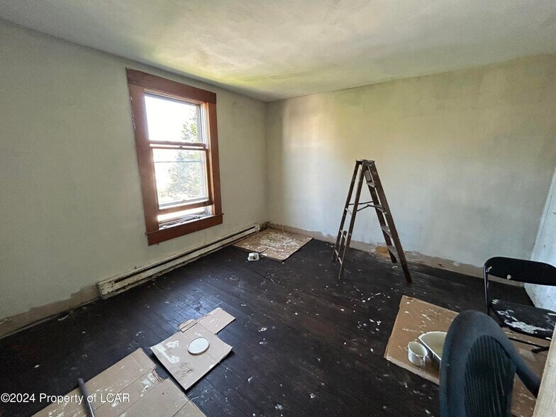 More Photos Of 437-443 Centre Street St, Freeland Storefront Retail Residential For Sale