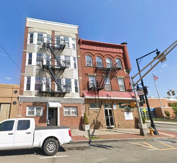 Primary Photo Of 440 Harrison Ave, Harrison Restaurant For Lease