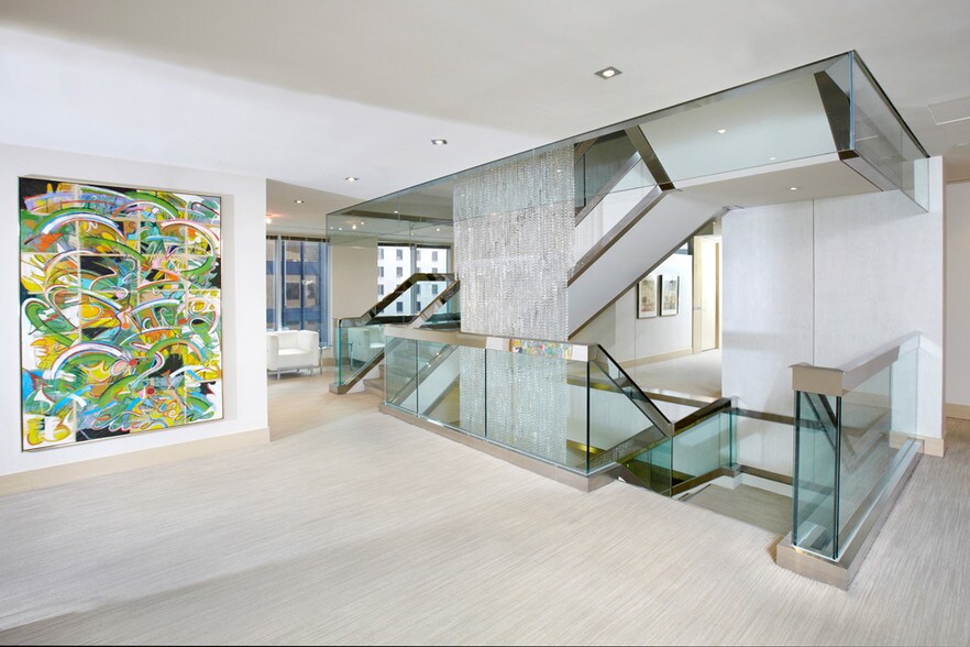 More Photos Of 95 Wellington St W, Toronto Office For Lease