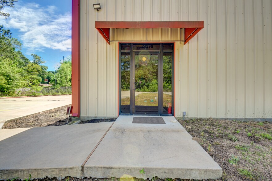 More Photos Of 24396 FM 2090 Rd, Splendora Light Distribution For Sale