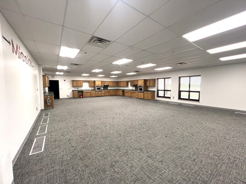 More Photos Of 4101 SE 85th St, Oklahoma City Manufacturing For Lease