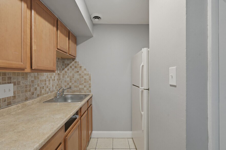 More Photos Of 230 E Sharpnack St, Philadelphia Multifamily For Sale