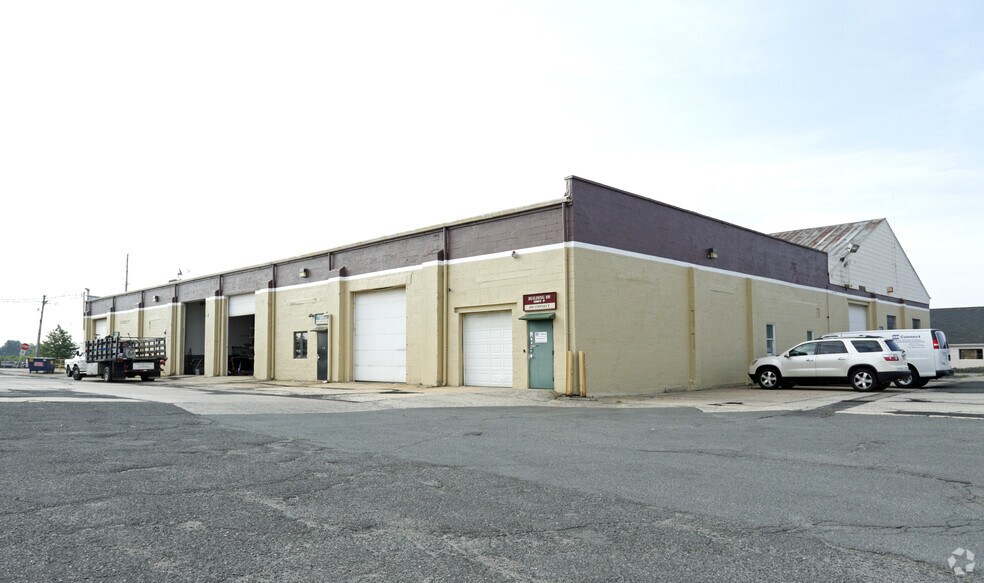 More Photos Of 8 W Chimney Rock Rd, Bridgewater Manufacturing For Lease