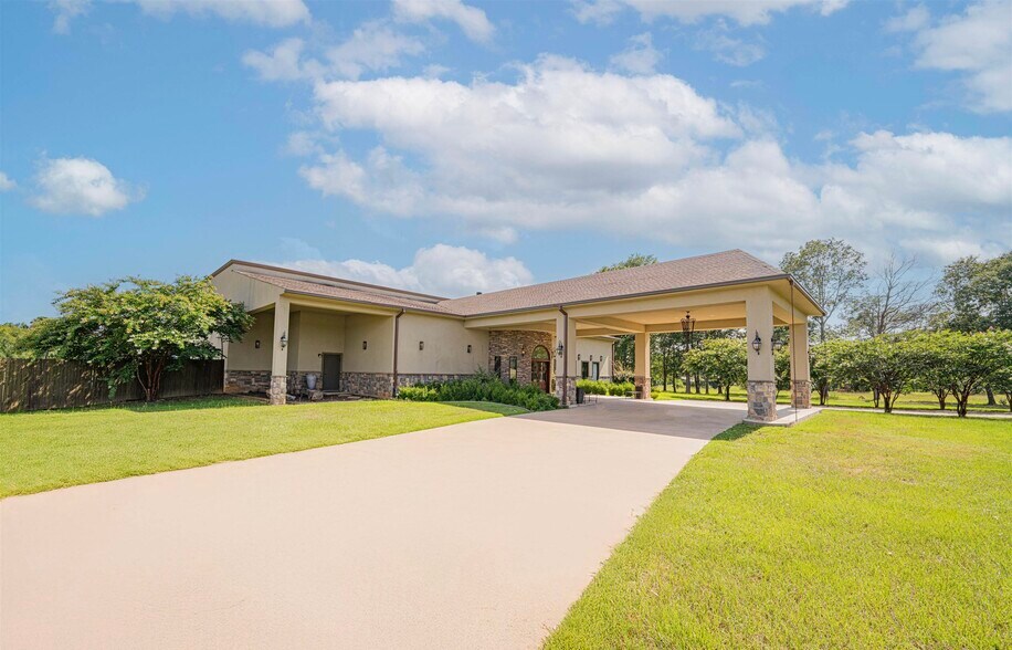 More Photos Of 14284 State Highway 322 N, Kilgore Lodge Meeting Hall For Sale