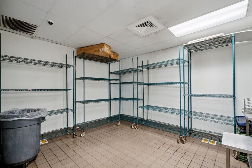 More Photos Of 3011 W Washington St, Stephenville Fast Food For Sale