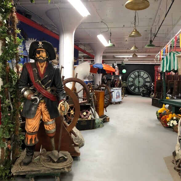 More Photos Of 47-51 33rd St, Long Island City Manufacturing For Sale