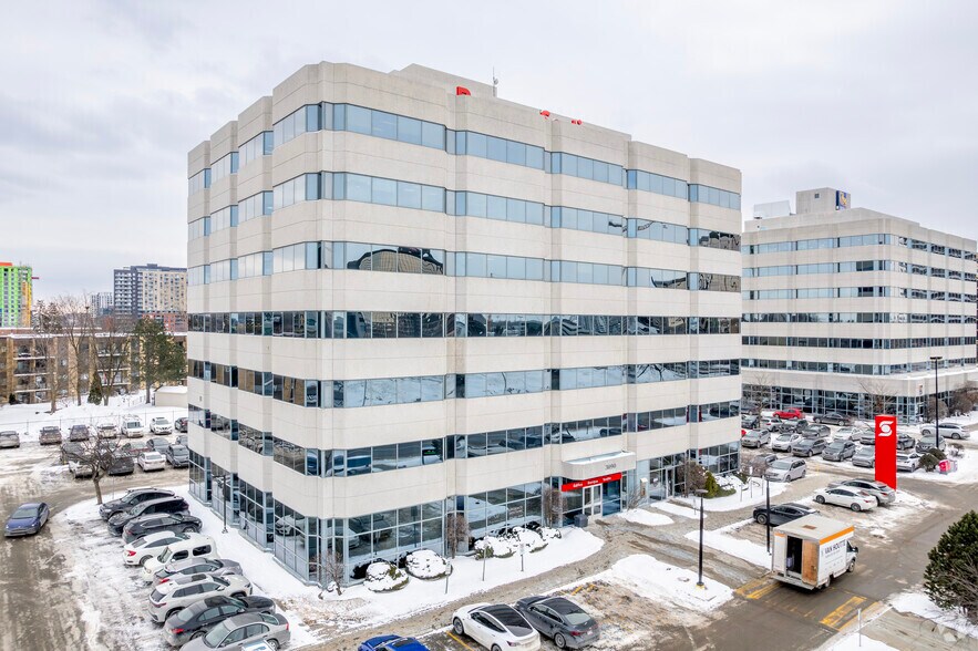More Photos Of 3090 Boul Le Carrefour, Laval Office For Lease