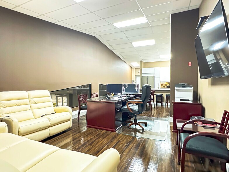 More Photos Of 875 N Cocoa Blvd, Cocoa Auto Dealership For Sale