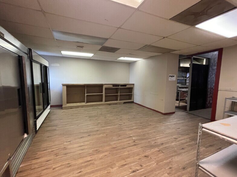 More Photos Of 105 W Main St, Elk Point Specialty For Sale