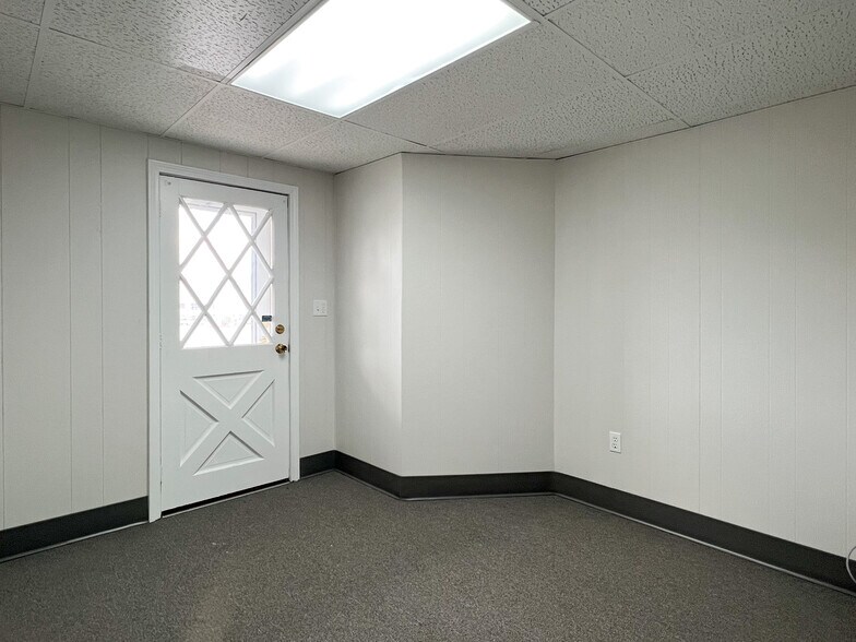 More Photos Of 265 Winn St, Burlington Office Residential For Lease