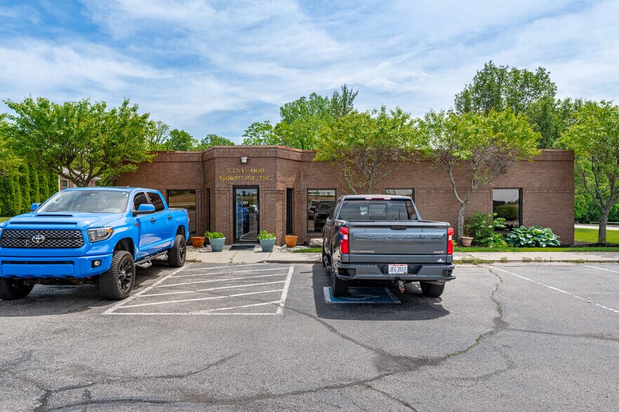 More Photos Of 610 N Main St, Springboro Medical For Lease