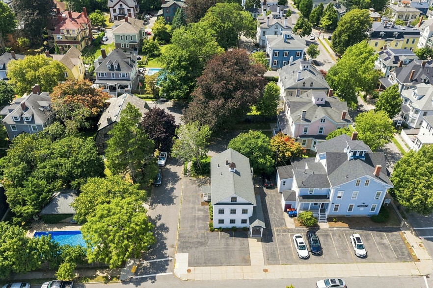 More Photos Of 17 Orchard St, New Bedford Office For Sale