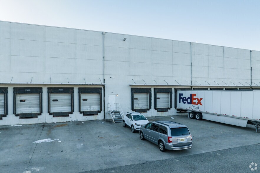 More Photos Of 500 Kennedy Dr, Sayreville Warehouse For Lease