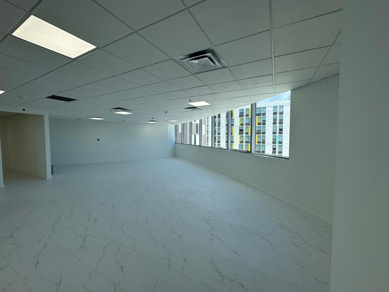 More Photos Of 2920 NE 207th St, Aventura Office Residential For Lease