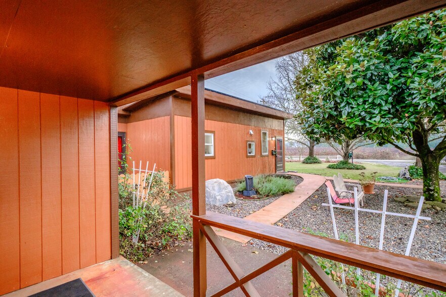 More Photos Of 909 Curry Rd, Roseburg Specialty For Sale